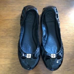 Tory Burch black patent ballet flat with bow
